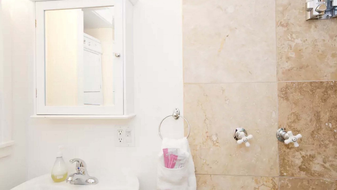 Photo of Bathroom in Panoramic Hill