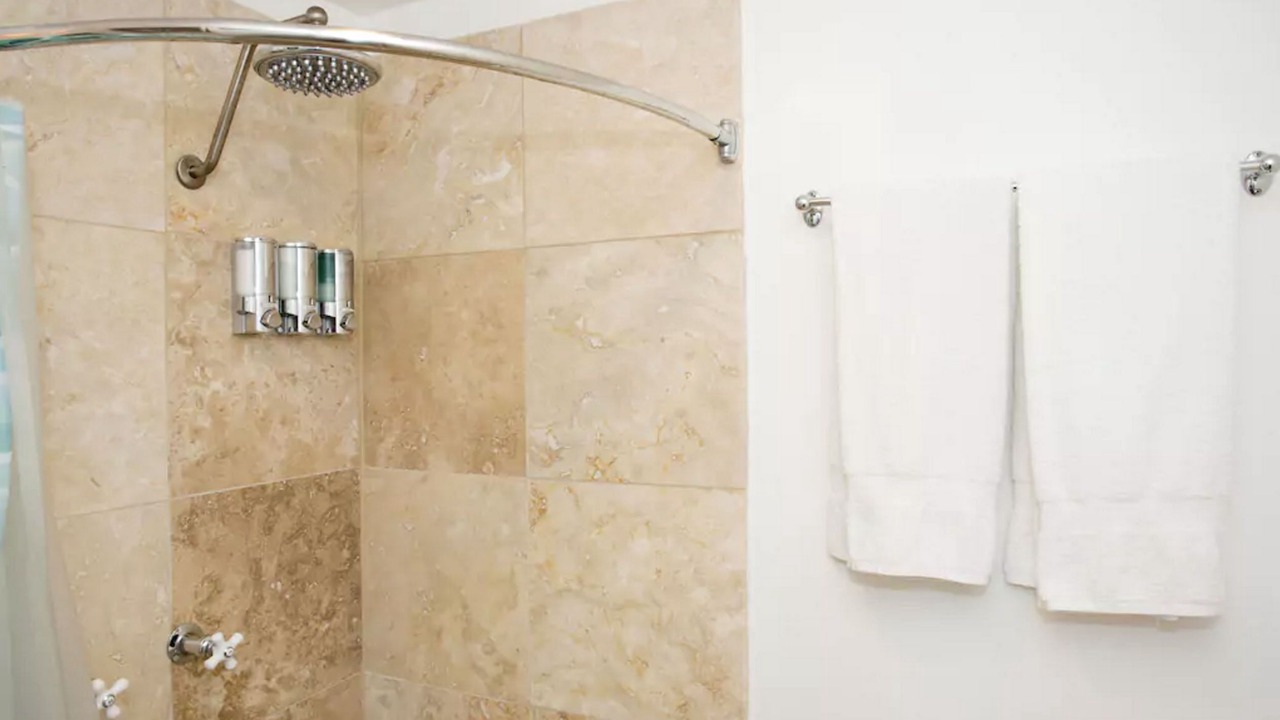 Photo of Bathroom in Panoramic Hill