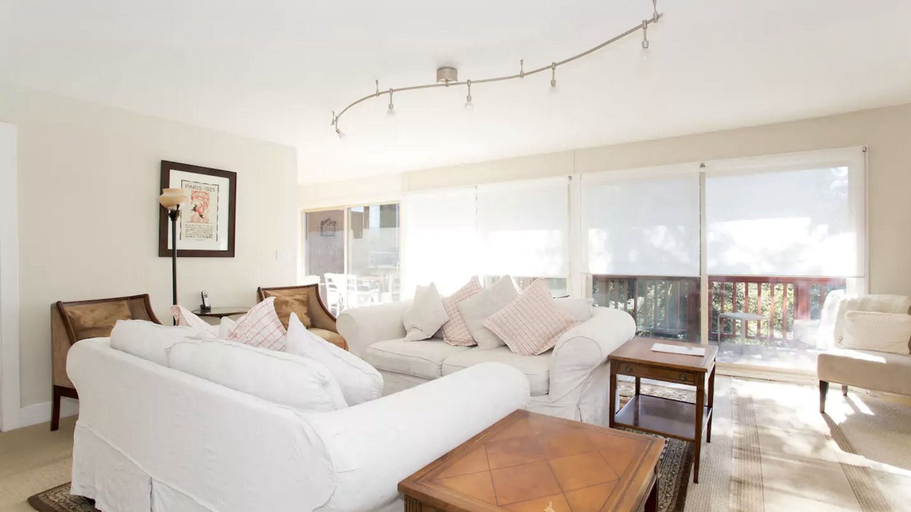 Photo of Livingroom in Panoramic Hill
