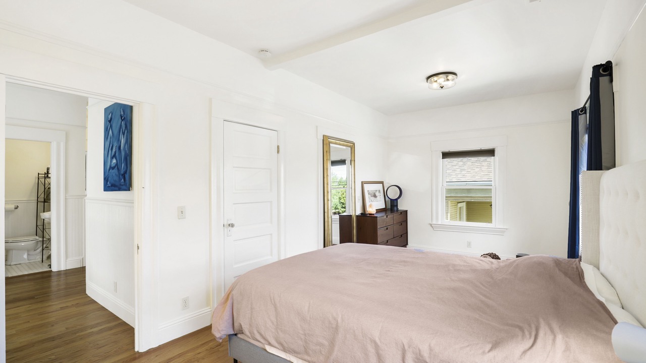 Photo of Bedroom in Emeryville