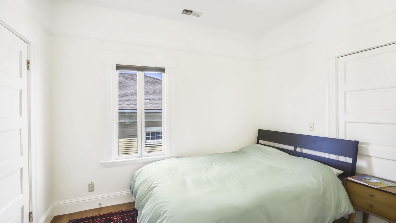 Photo of Bedroom in Emeryville