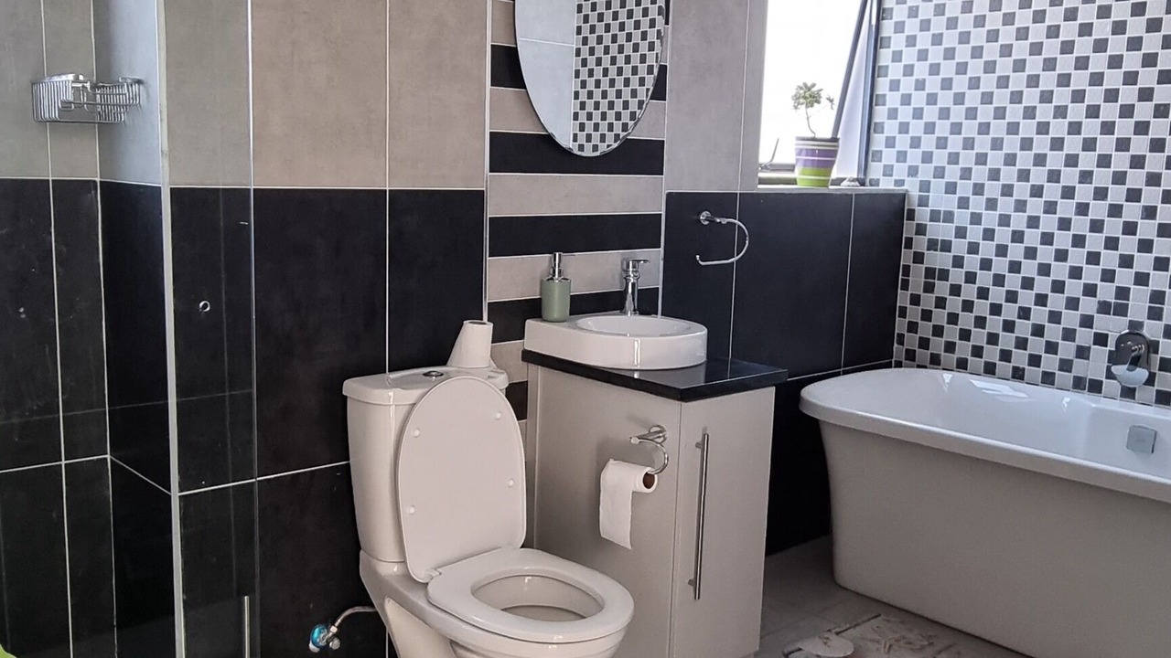 Photo of Bathroom in Shelley Point