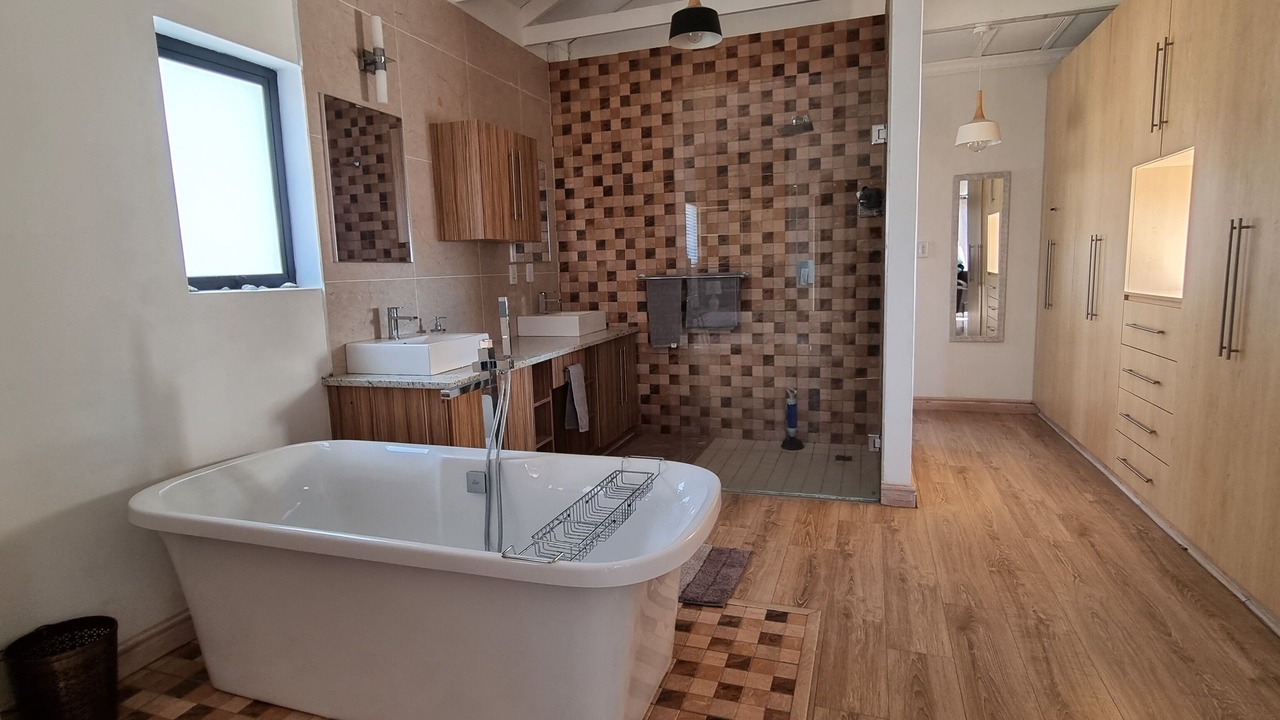 Photo of Bathroom in Shelley Point