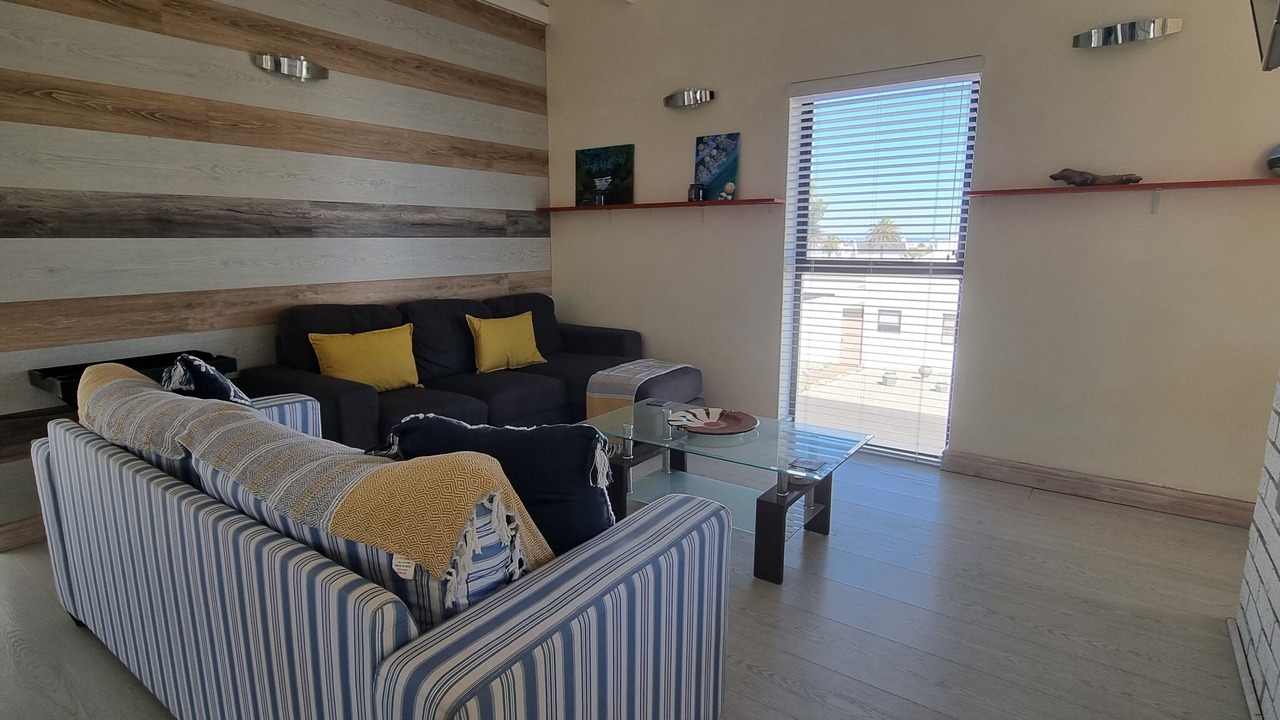 Photo of Livingroom in Shelley Point