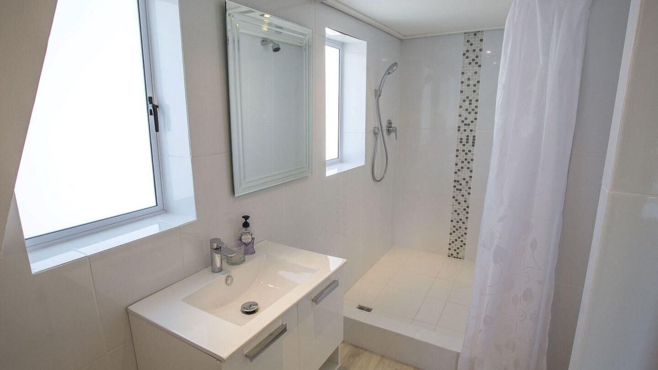 Photo of Bathroom in Lakeside