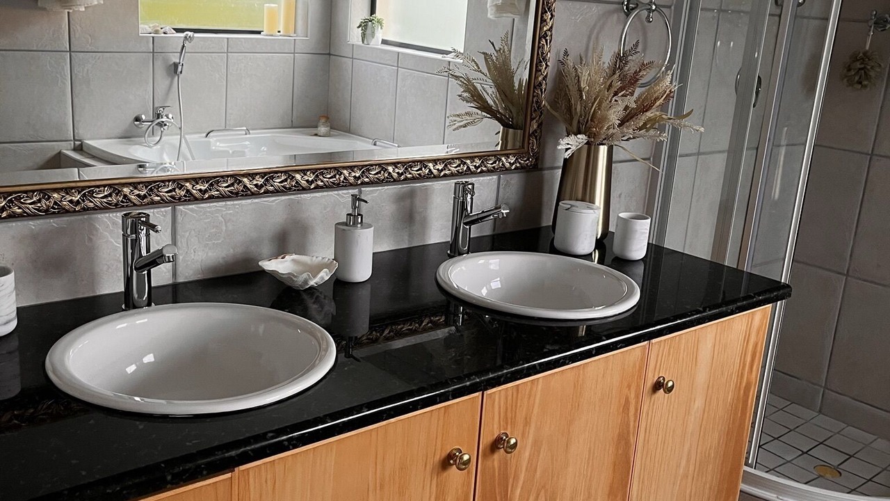 Photo of Bathroom in Rome Glen