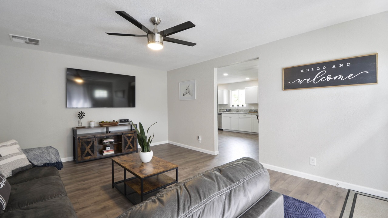 Photo of Livingroom in Los Banos