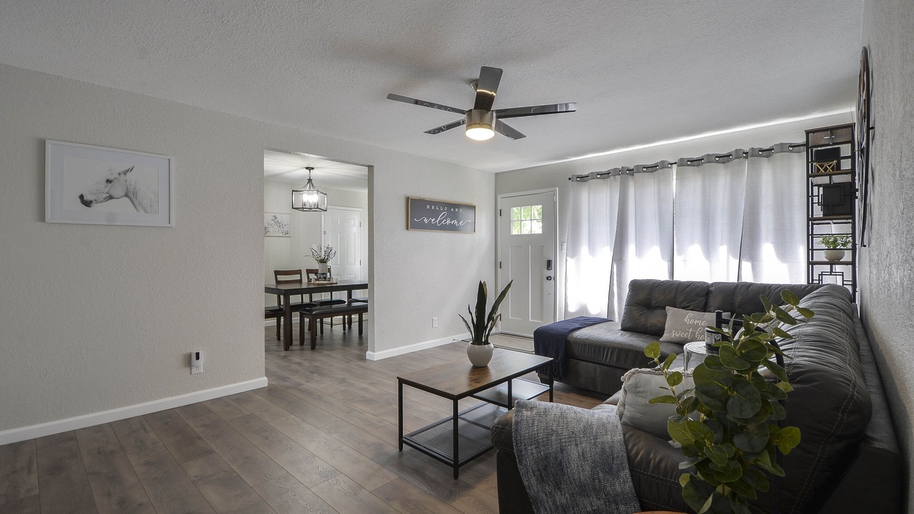 Photo of Livingroom in Los Banos
