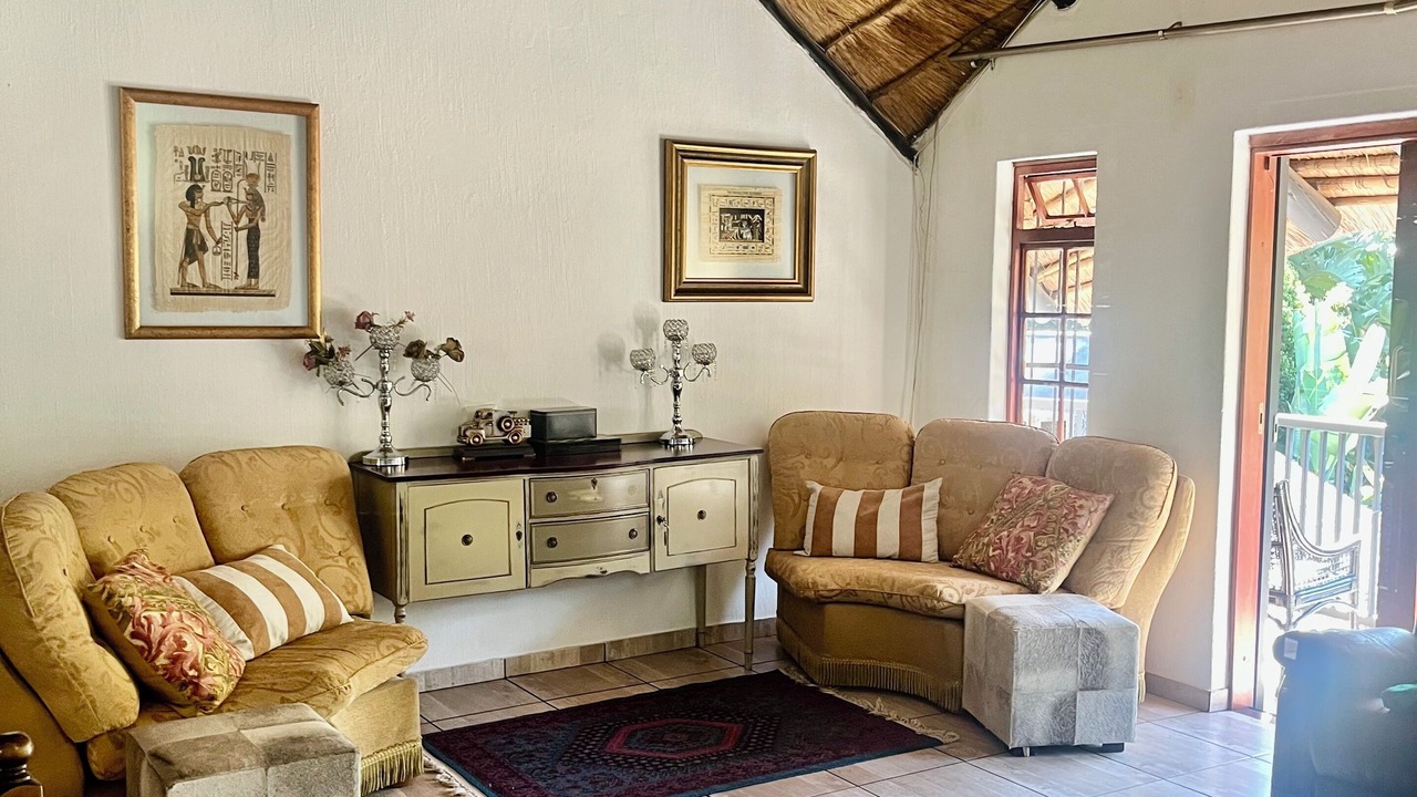 Photo of Livingroom in Faerie Glen