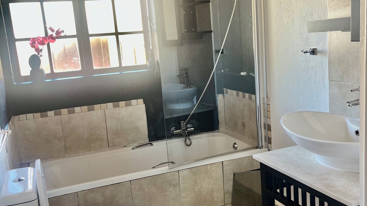 Photo of Bathroom in Faerie Glen