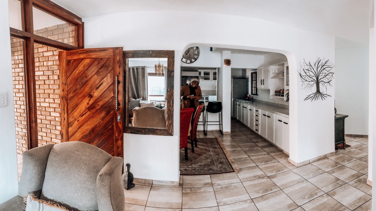 Photo of Livingroom in Faerie Glen