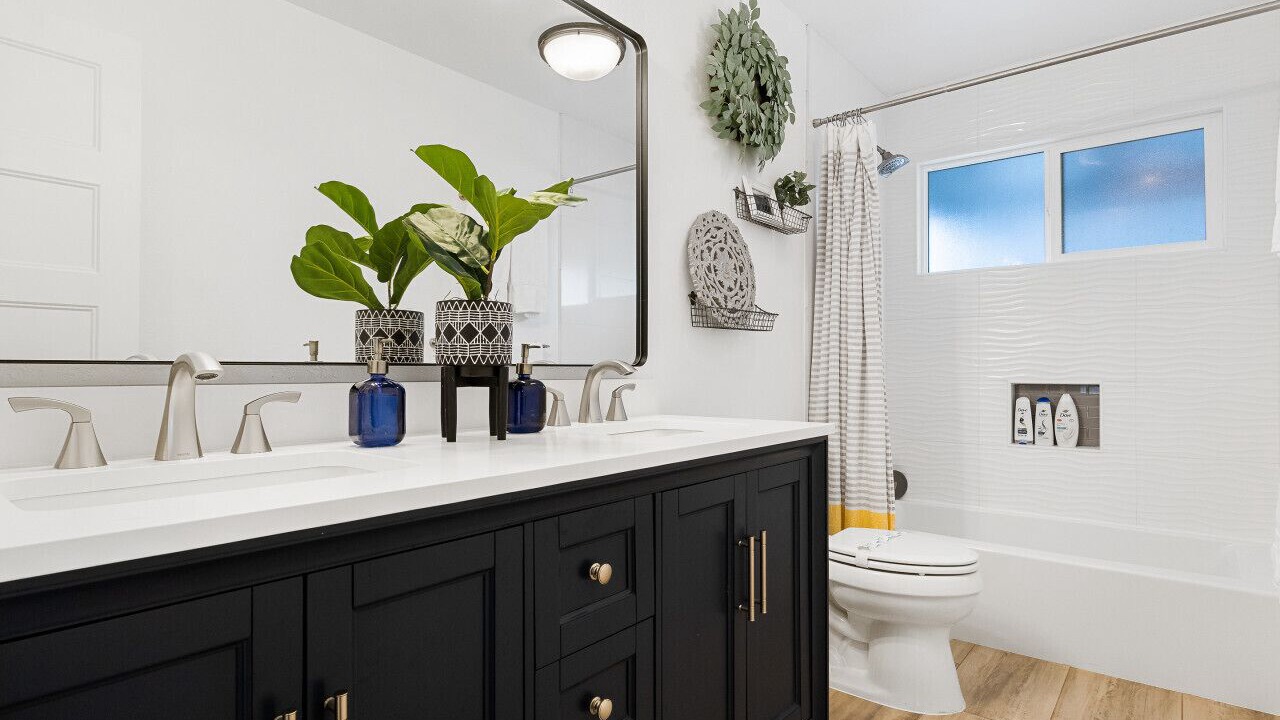 Photo of Bathroom in Marina