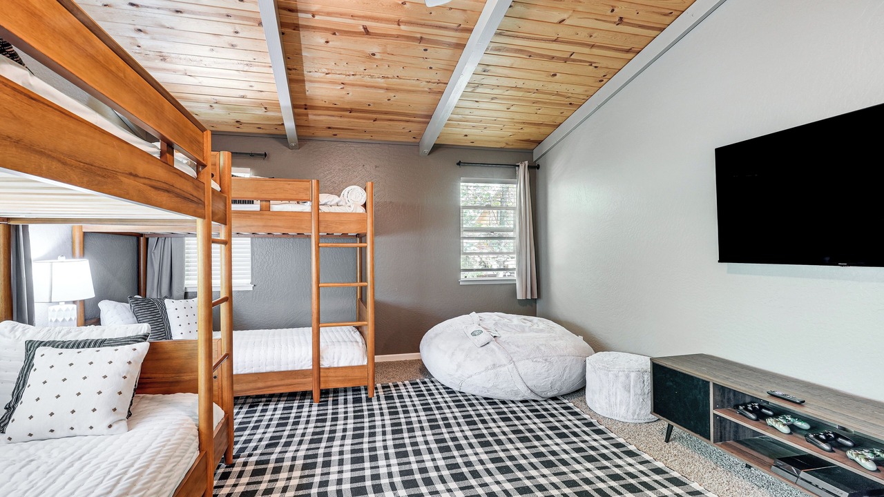 Photo of Bedroom in Glencoe