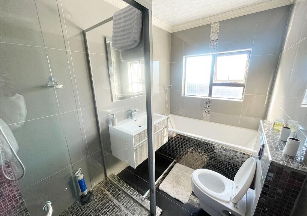 Photo of Bathroom in Bloubergstrand