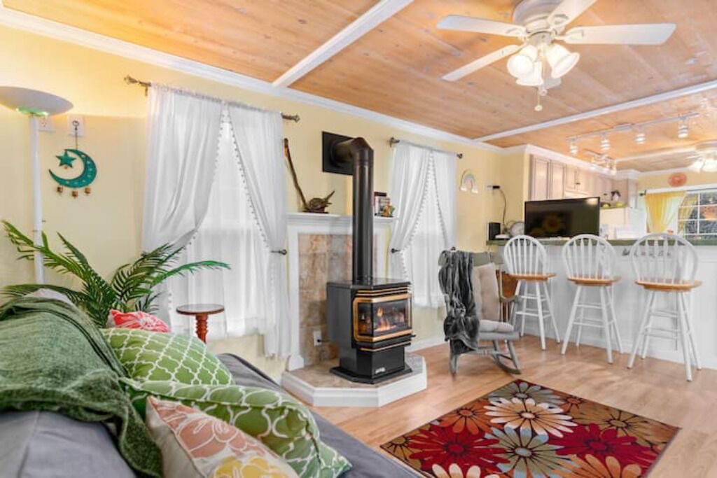 Photo of Livingroom in Kelseyville