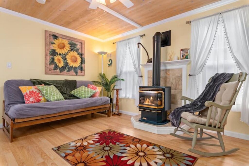Photo of Livingroom in Kelseyville