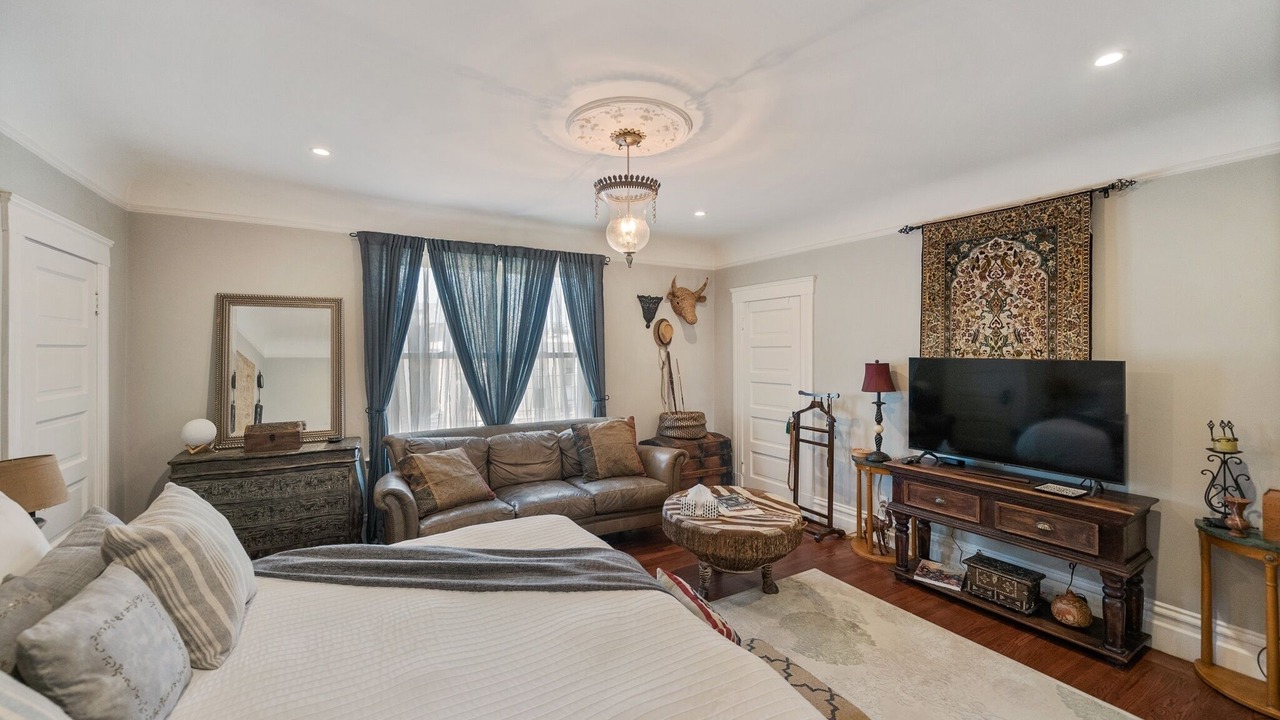 Photo of Bedroom in Golden Gate