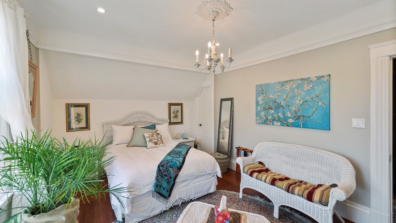 Photo of Bedroom in Golden Gate