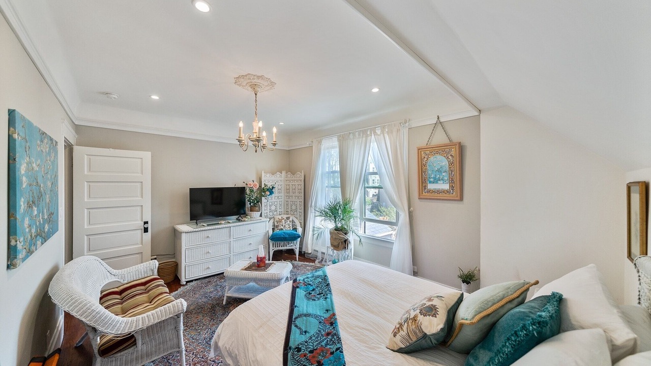Photo of Bedroom in Golden Gate