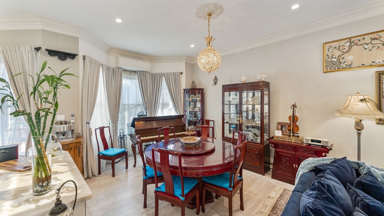 Photo of Bedroom in Golden Gate