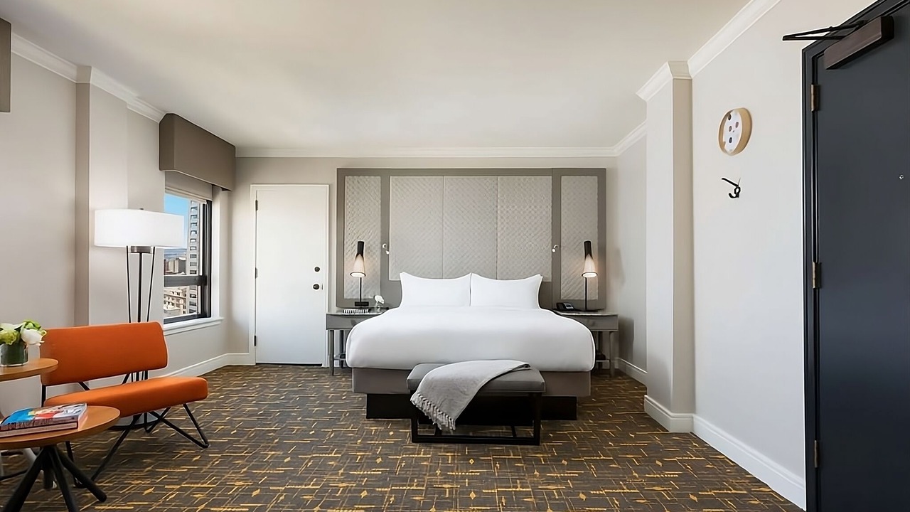 Photo of Bedroom in Lower Nob Hill