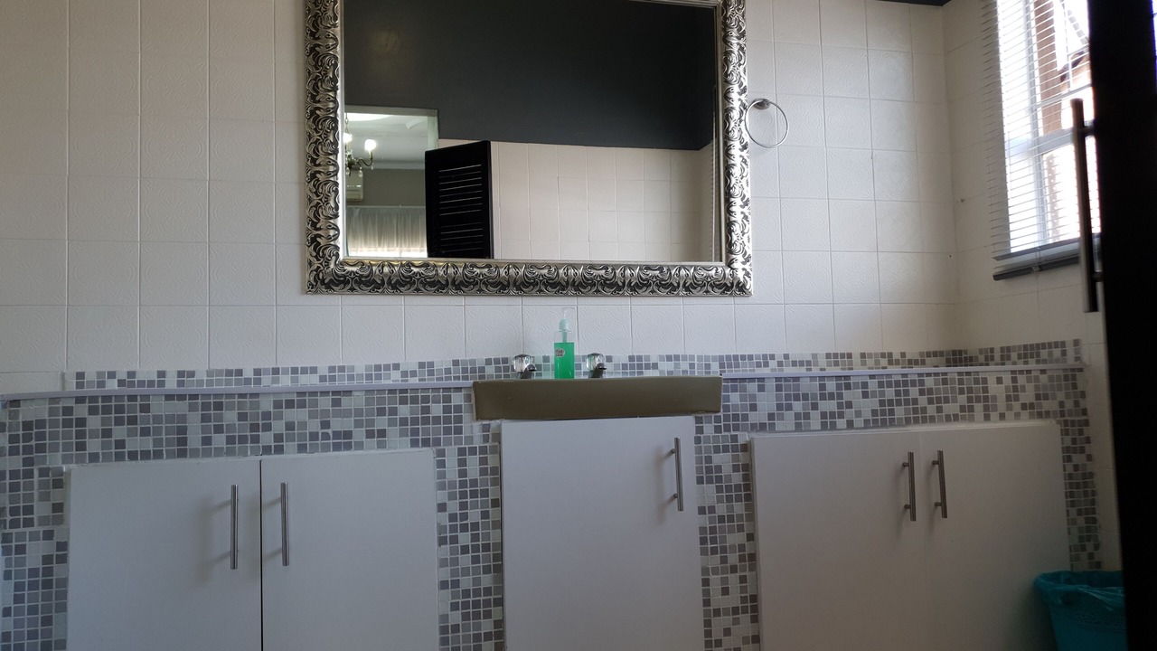 Photo of Bathroom in Fichardt Park