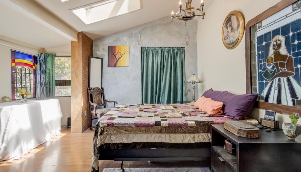 Photo of Bedroom in Oakland