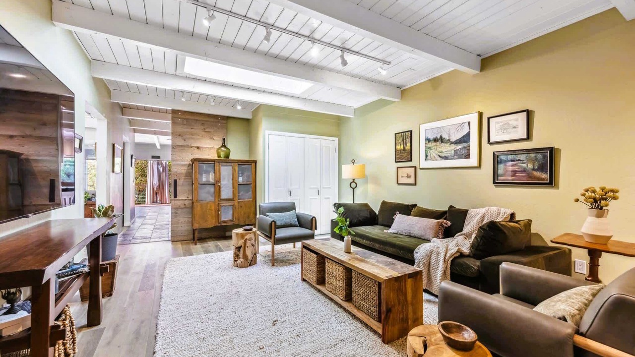 Photo of Bedroom in Glen Ellen