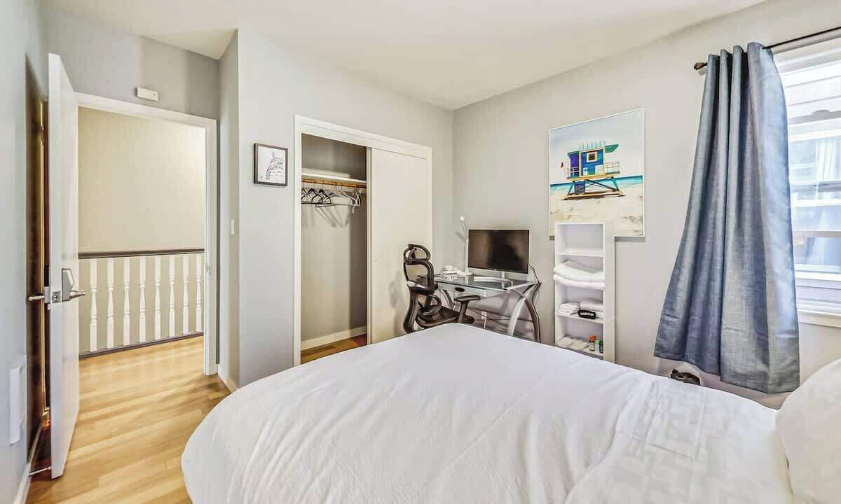 Photo of Bedroom in Downtown San Francisco