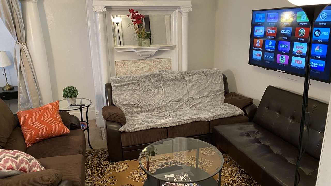 Photo of Livingroom in Haight-Ashbury