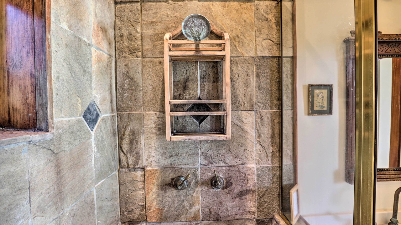 Photo of Bathroom in Albion