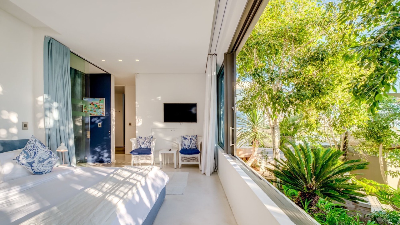 Photo of Bedroom in Camps Bay