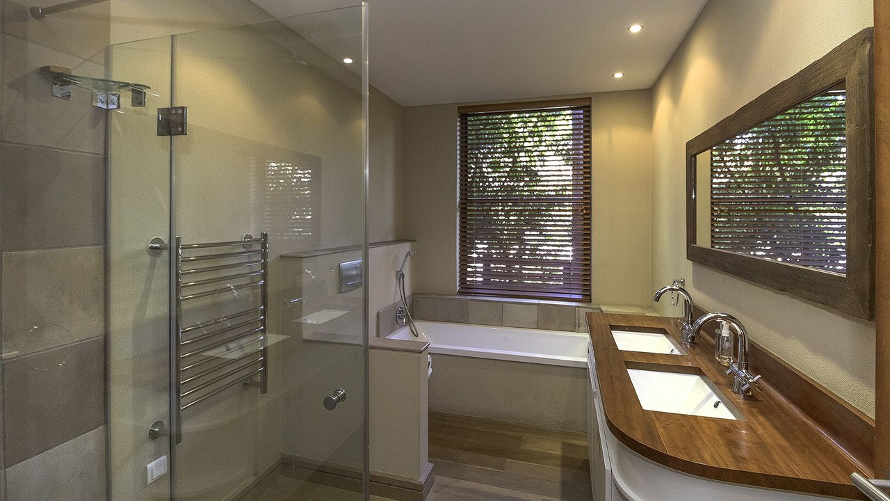 Photo of Bathroom in Newlands