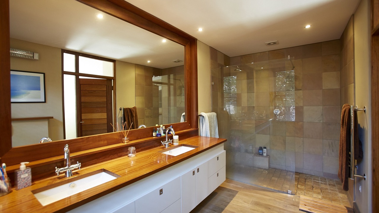 Photo of Bathroom in Newlands