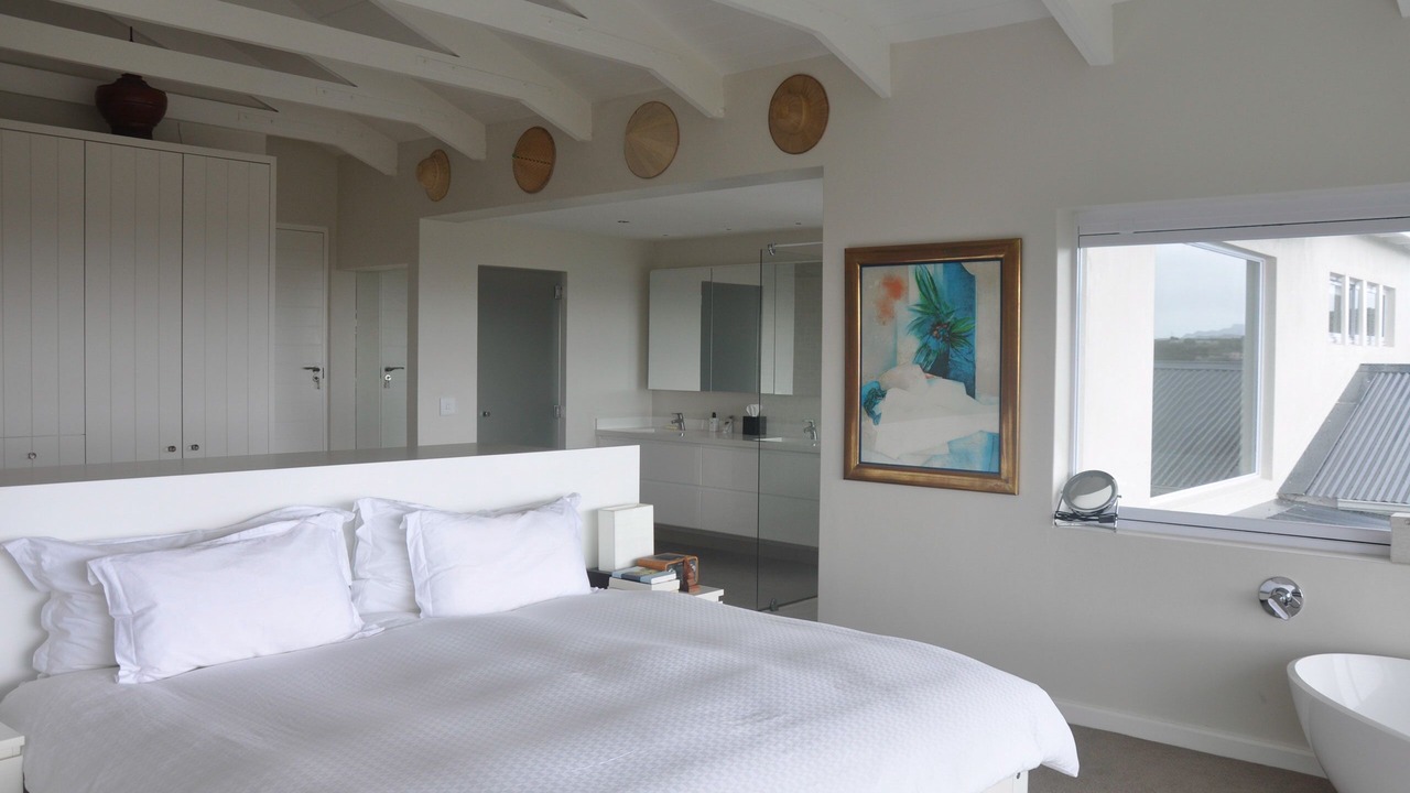 Photo of Bedroom in Noordhoek
