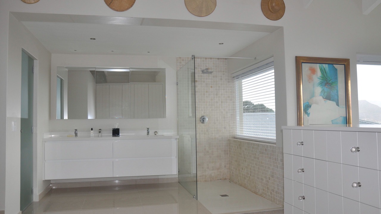 Photo of Bathroom in Noordhoek