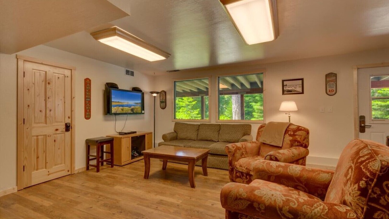 Photo of Livingroom in Comstock Acres