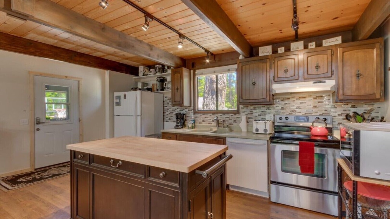 Photo of Kitchen in Comstock Acres