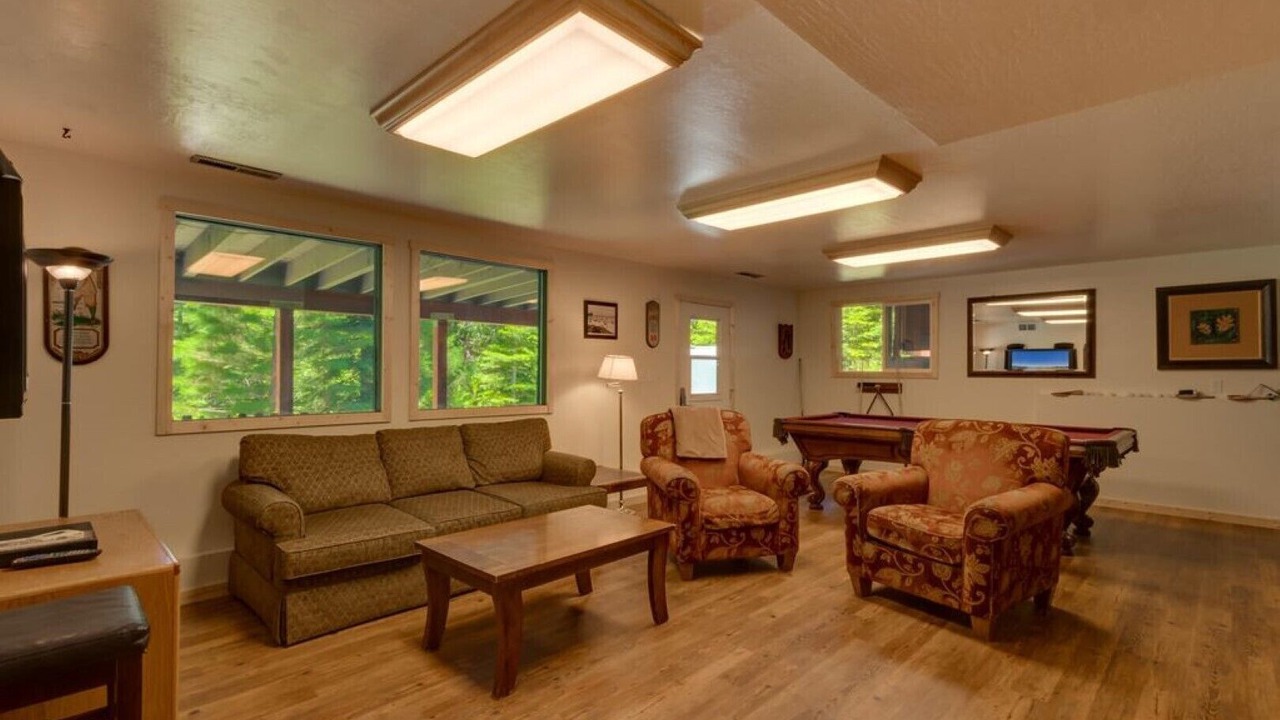 Photo of Livingroom in Comstock Acres