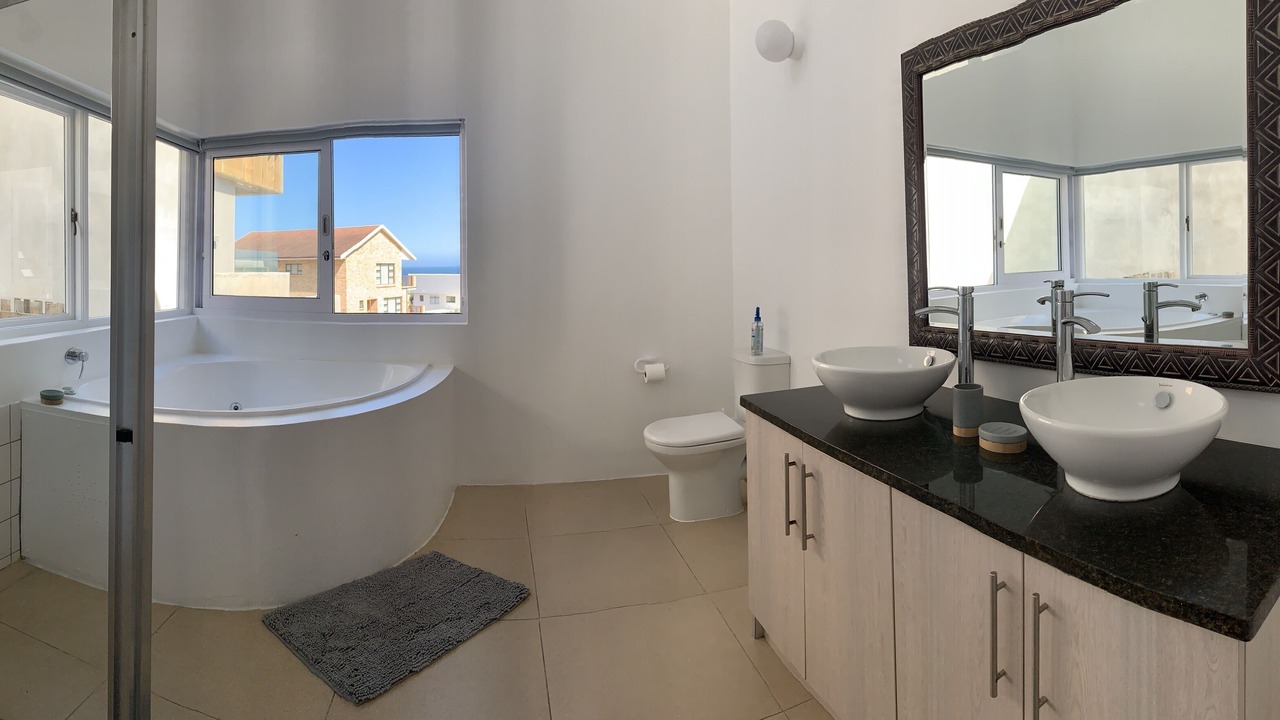 Photo of Bathroom in Great Brak River