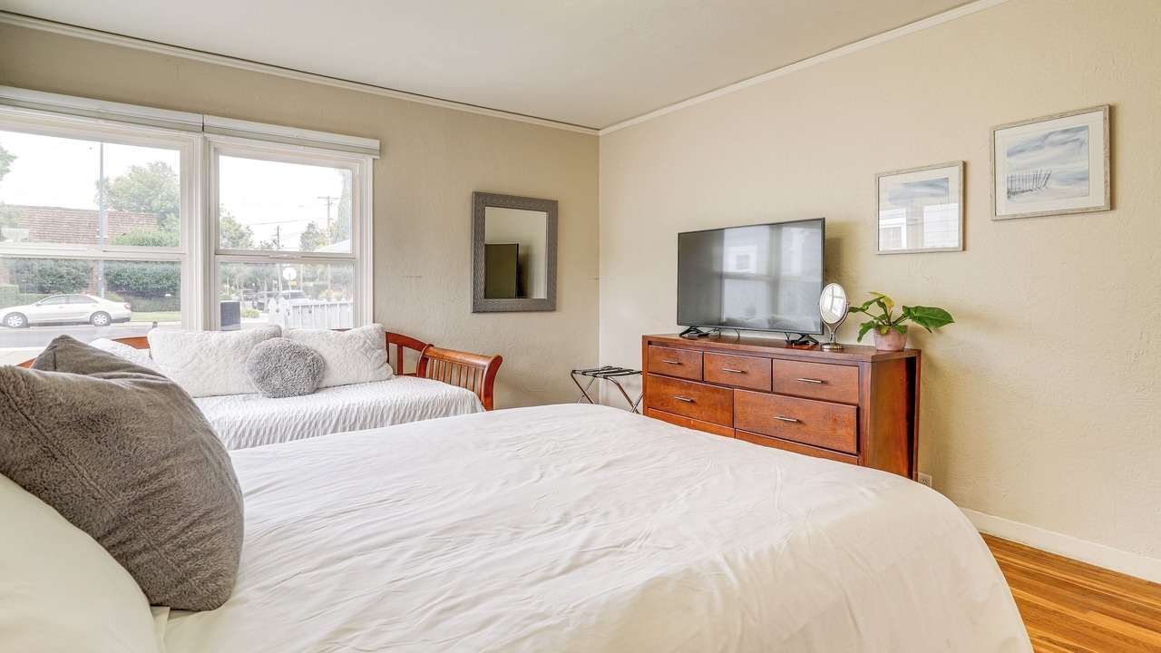 Photo of Bedroom in Heritage District