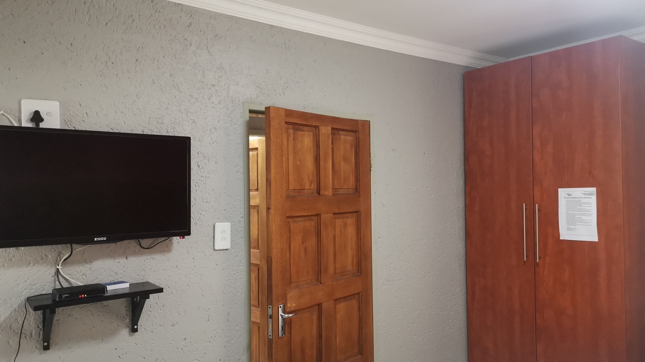 Photo of Bedroom in Emalahleni