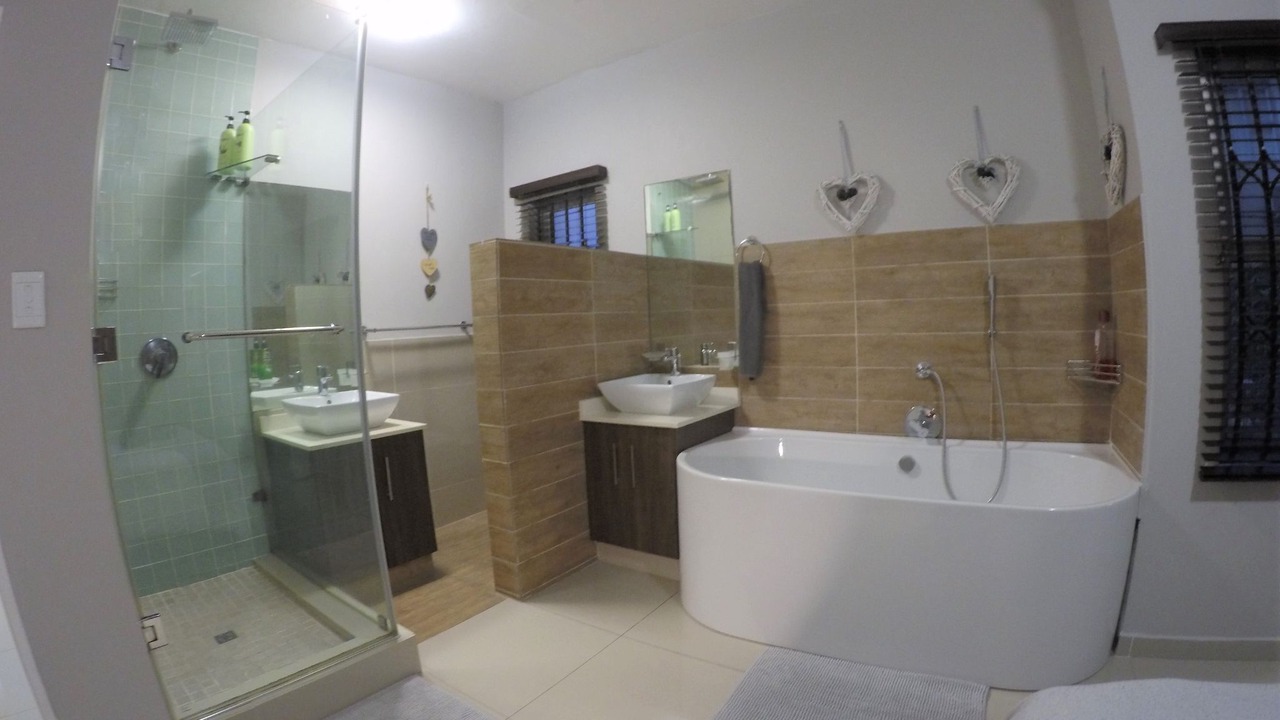 Photo of Bathroom in Umdloti