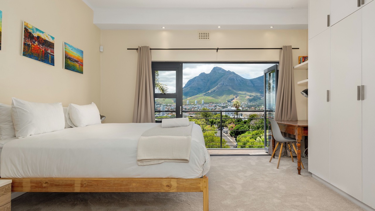 Photo of Bedroom in Cape Town City Centre