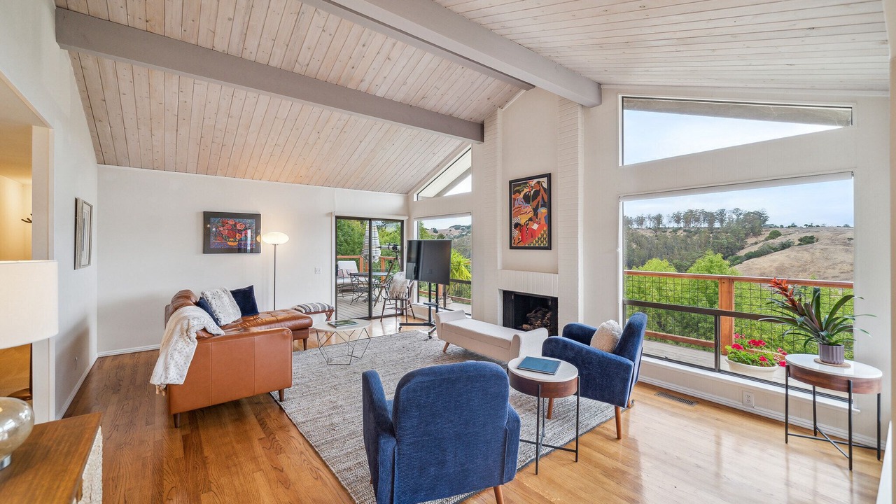 Photo of Livingroom in San Rafael