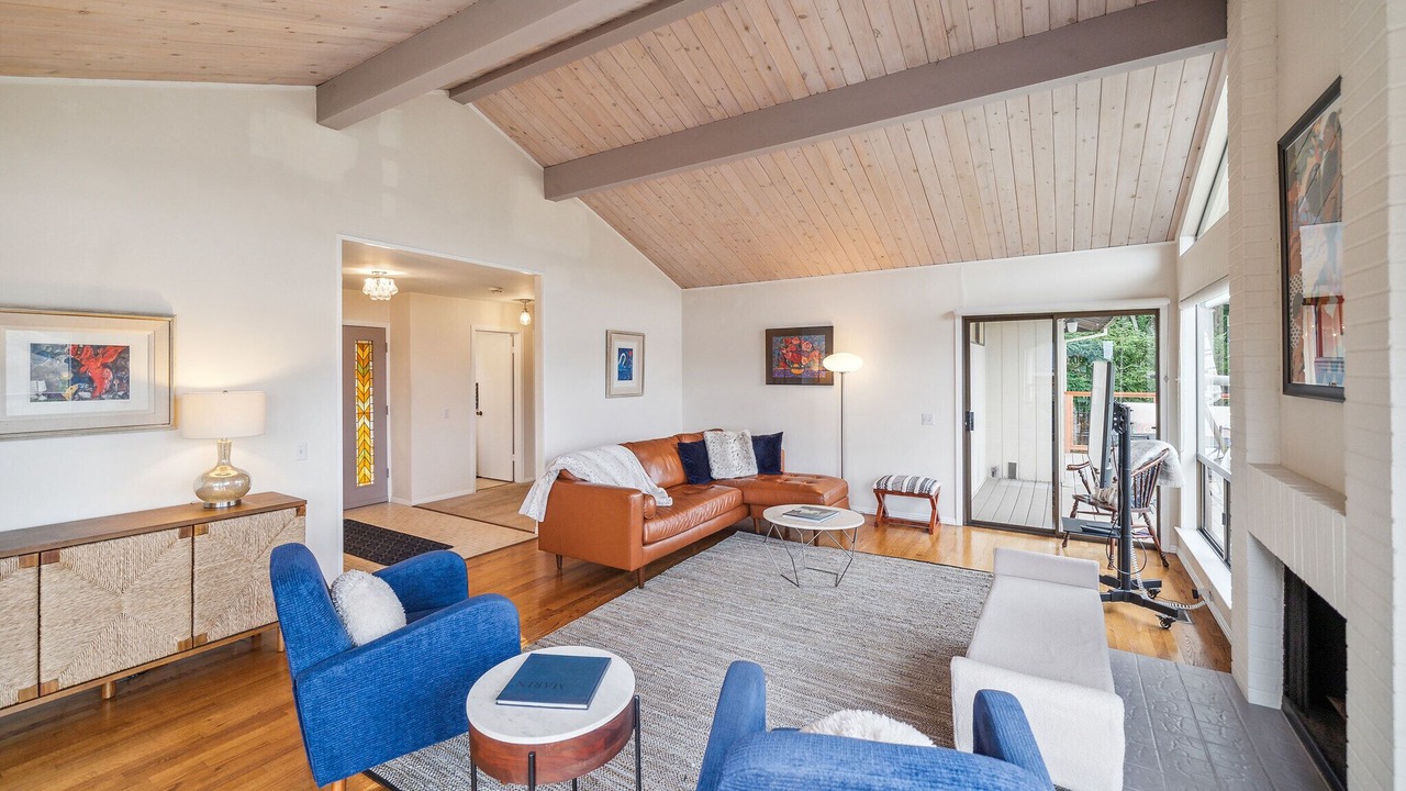 Photo of Livingroom in San Rafael