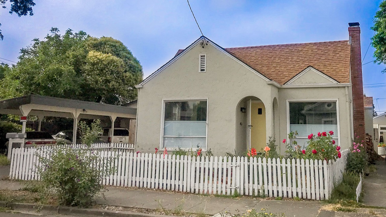 Photo of Outdoor in Burbank Gardens Neighborhood Association