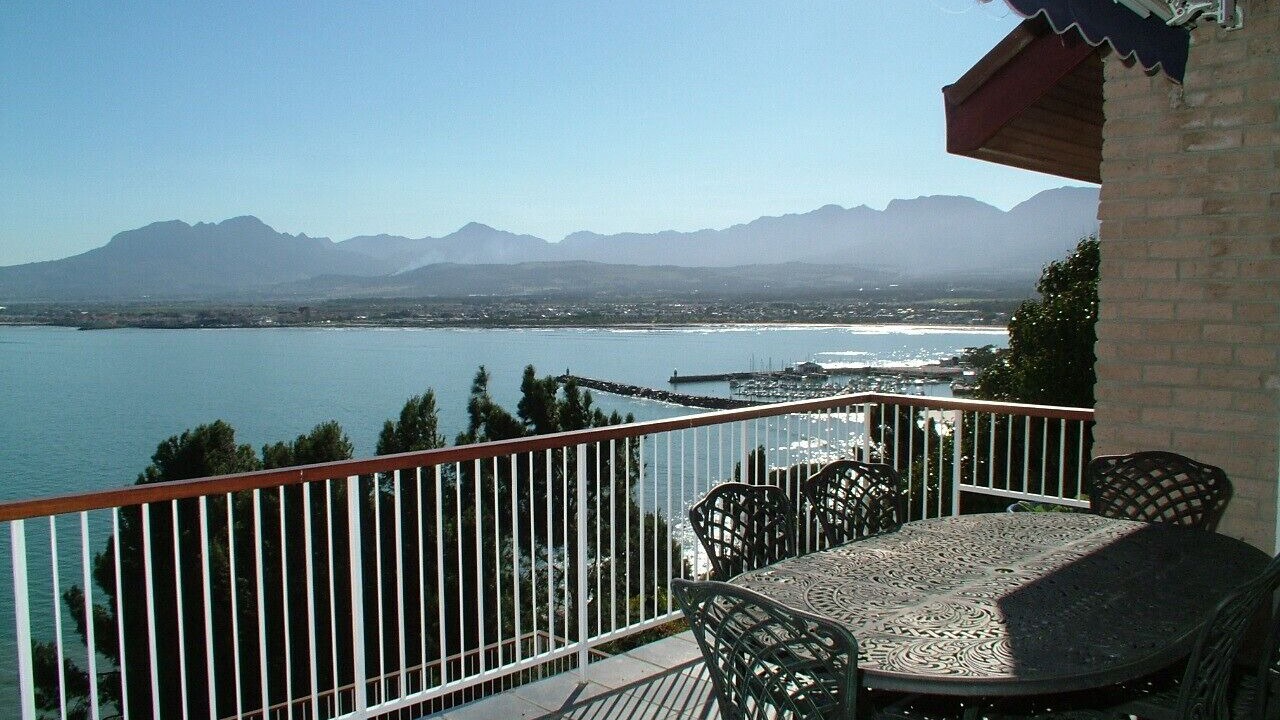 Photo of Patio Balcony in Mountainside