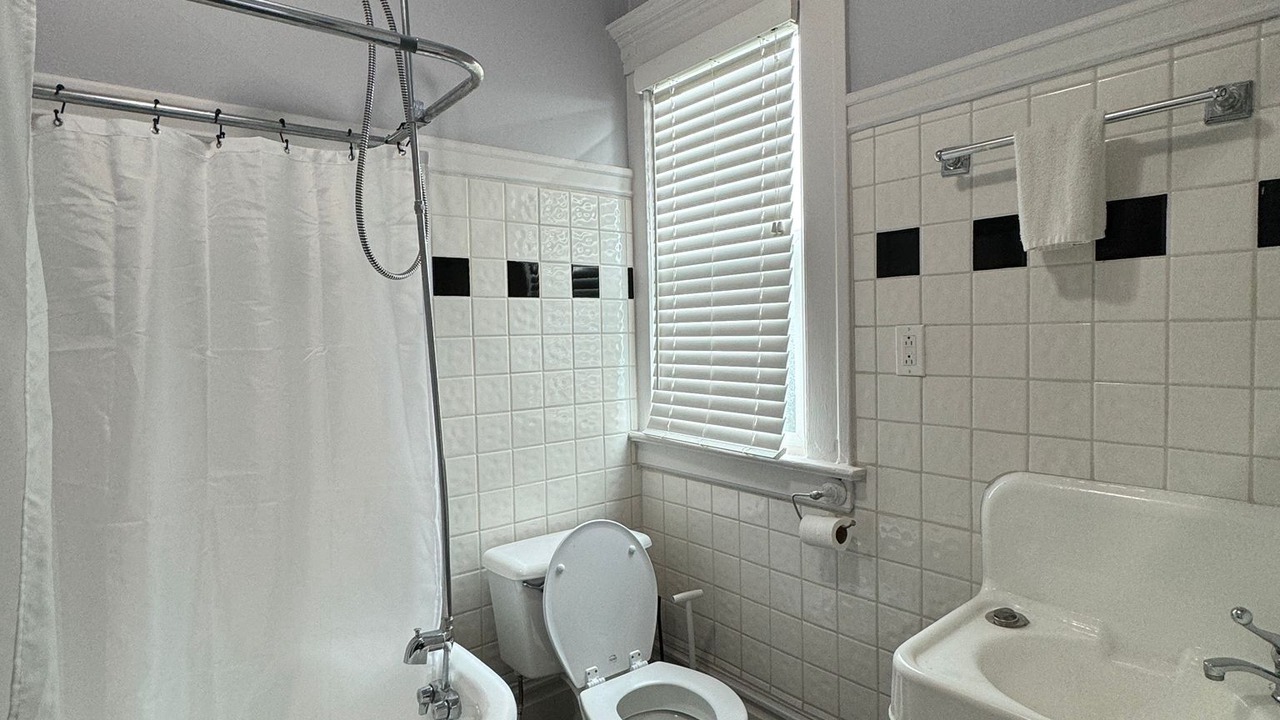 Photo of Bathroom in Outer Sunset