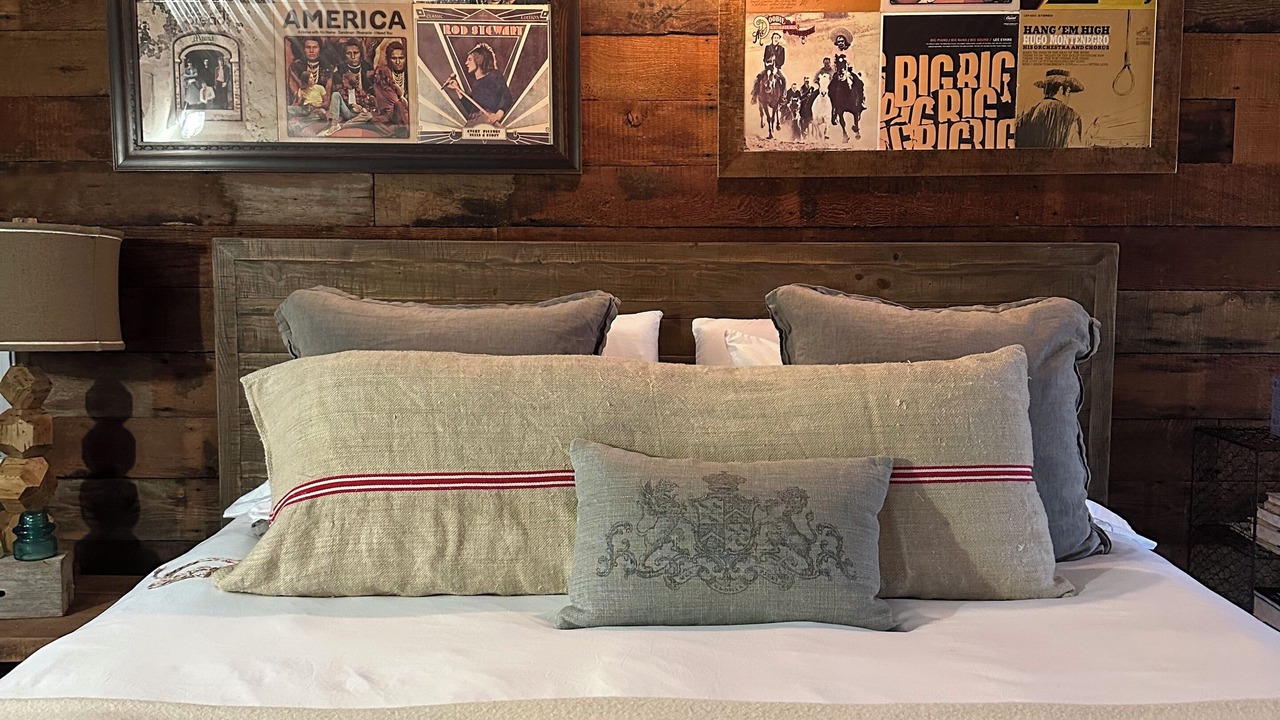 Photo of Bedroom in Oak Knoll